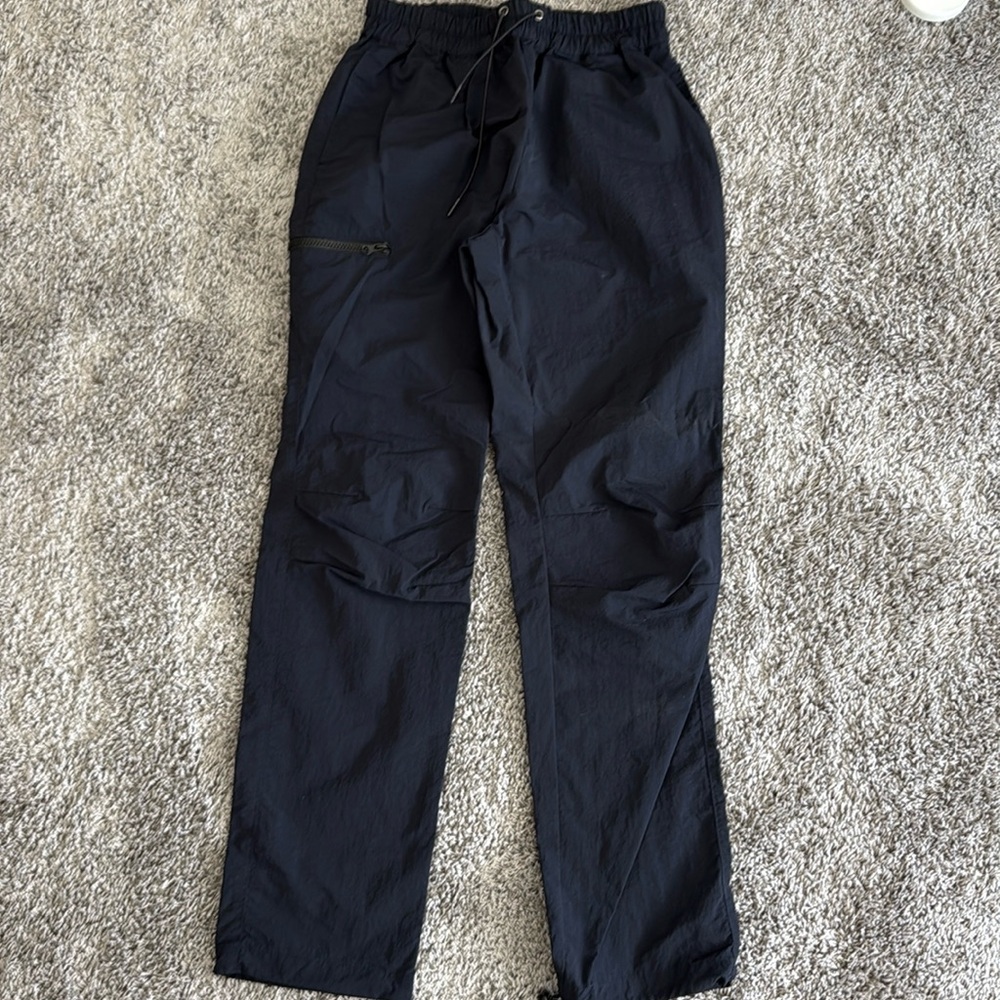Men’s Richie le corded nylon navy pants. Size large. Worn 1x, like new.